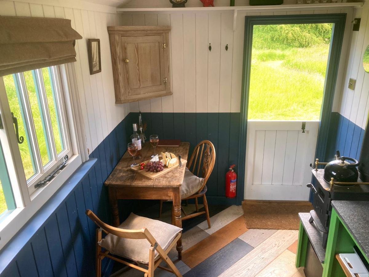 Stompy'S Hut Apartment Laxfield Bagian luar foto